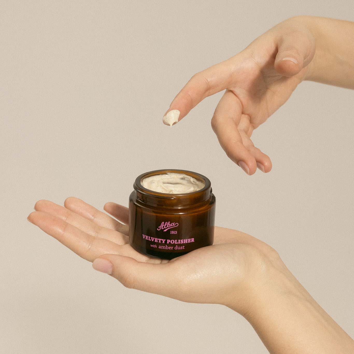 Velvety Polisher with Amber Dust