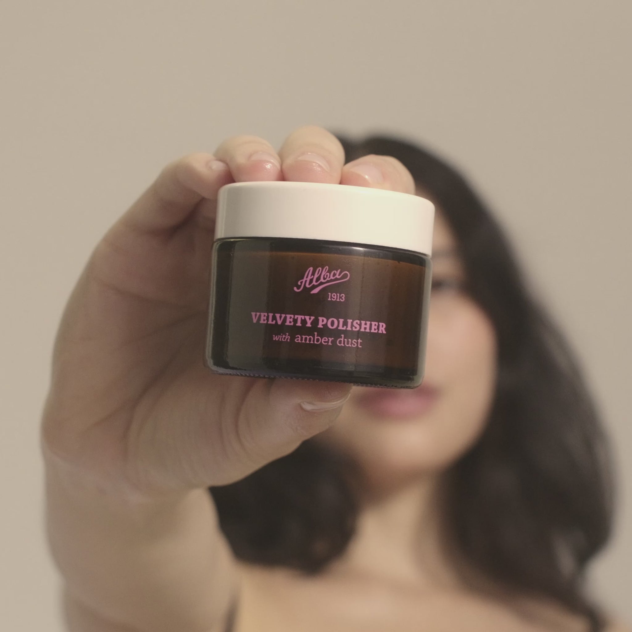 Velvety Polisher with Amber Dust
